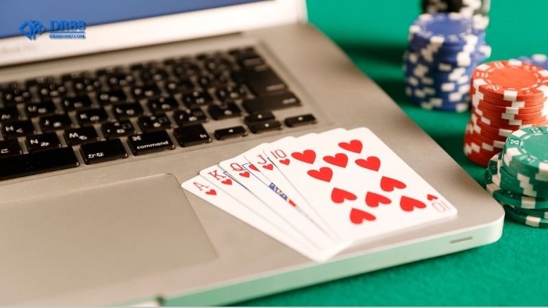 dinh-nghia-va-giai-thich-ve-poker-omaha